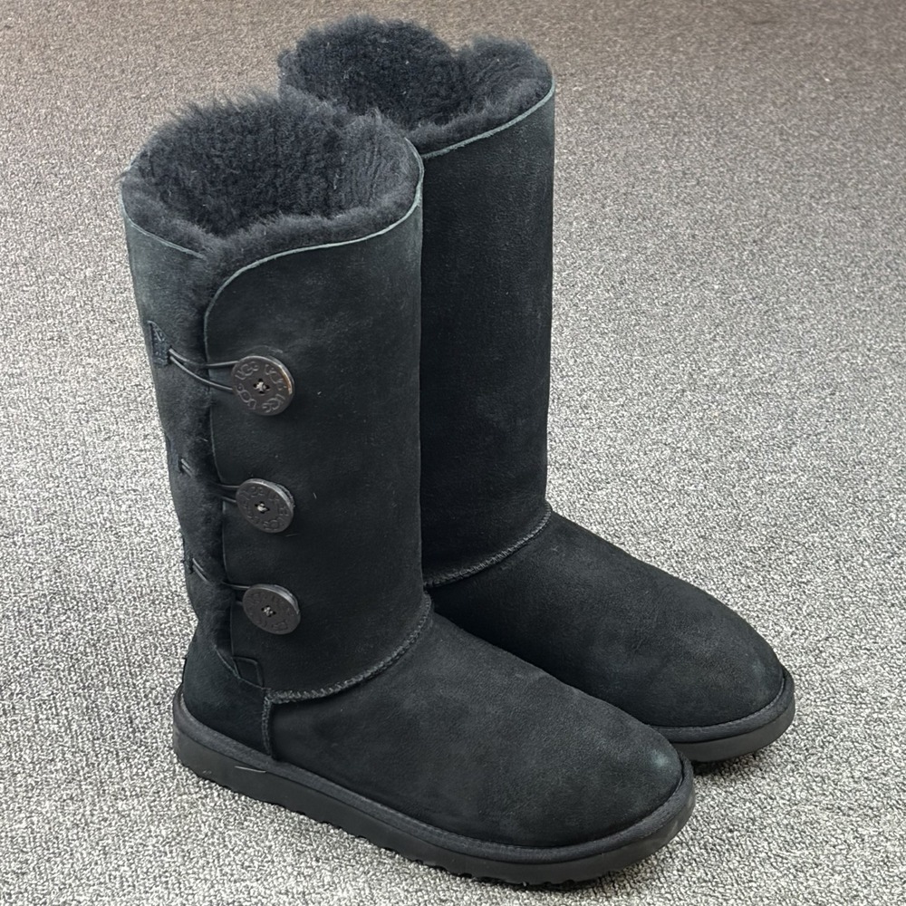 UGG Bailey Button Triplet Tall Boots 1873 Black Sheepskin Suede Women's Size 8